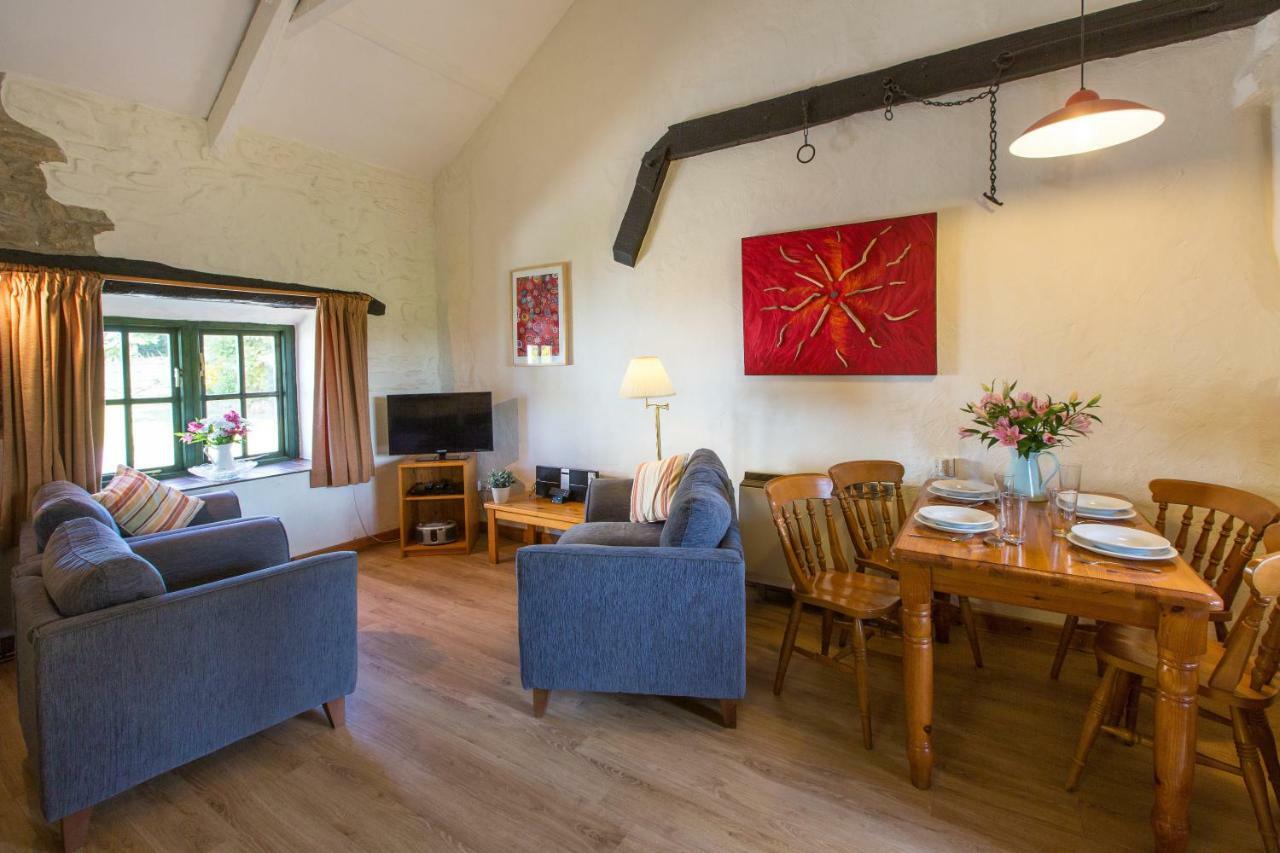Cwm Connell Coastal Cottages Moylgrove Exteriör bild